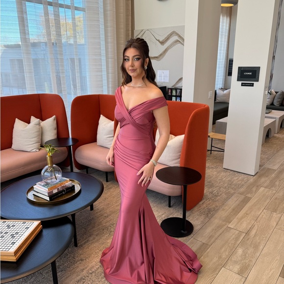 Elegant Pink Off-Shoulder Evening Gown